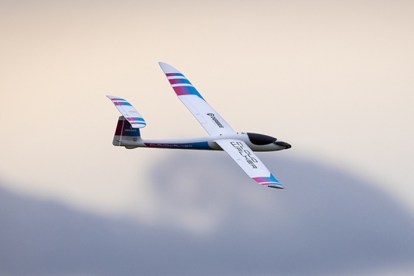DB009 DERBEE Cloudwalker Elektrosegler PNP - 180cm